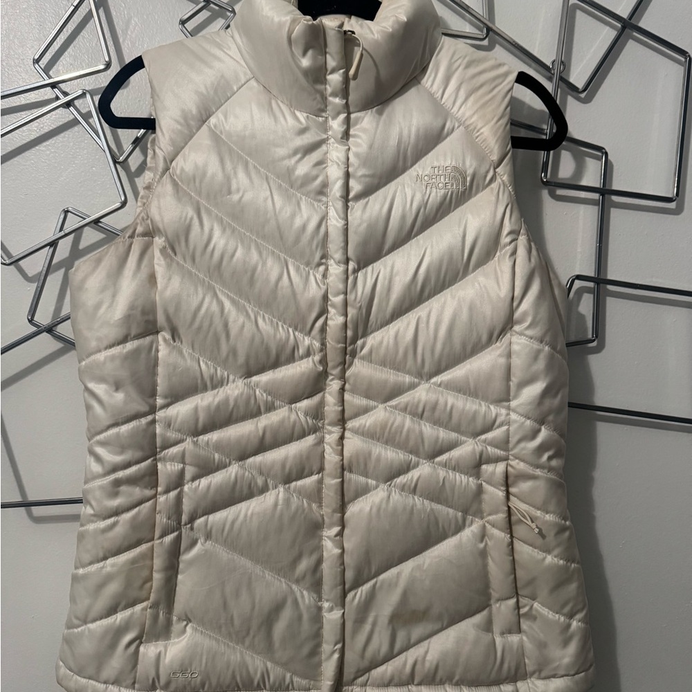 The North Face Women's White Puffer 550 Vest Sz Med - Picture 2 of 7
